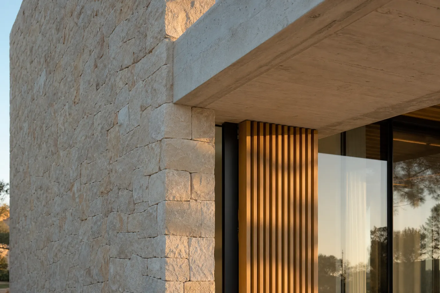 Taş, beton, ahşap ve metal yapı detayı